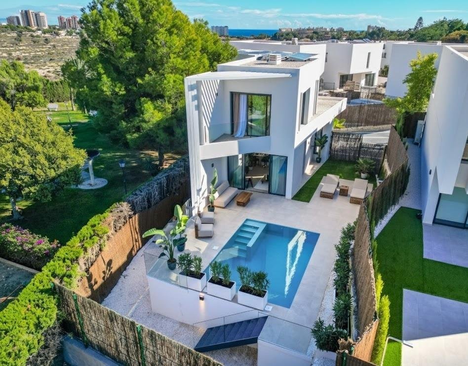 Chalet in San Juan de Alicante, Valencian Community, Spain 1 - 17443626