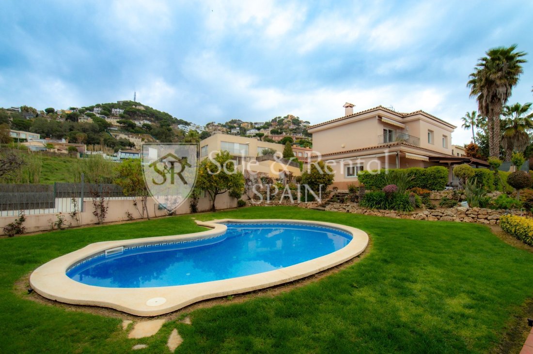 Chalet in Lloret de Mar, Catalonia, Spain 2 - 17446826