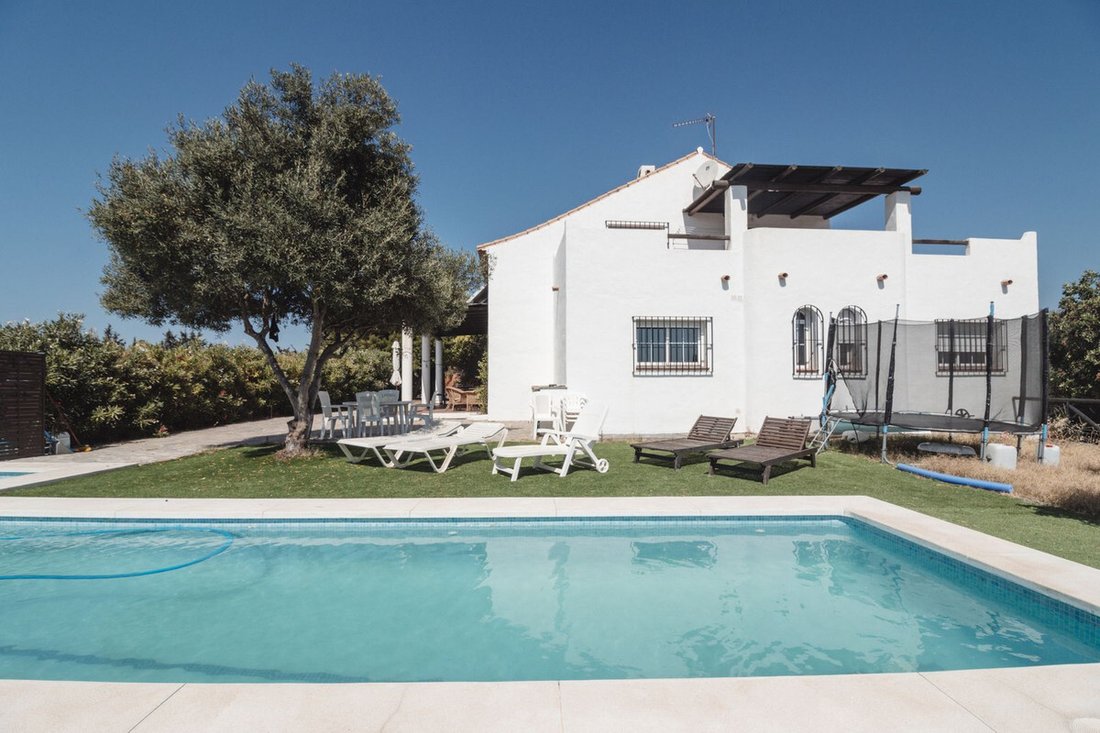 Villa in Estepona, Andalusia, Spain 2 - 17443053