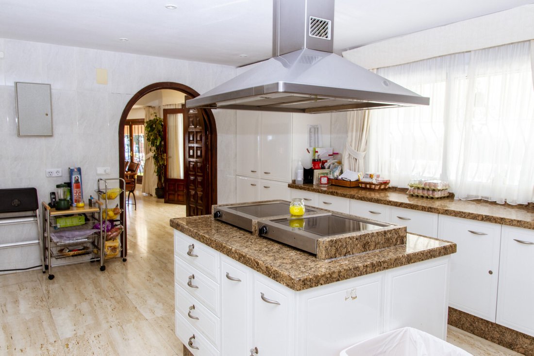 Villa in Estepona, Andalusia, Spain 5 - 17443742