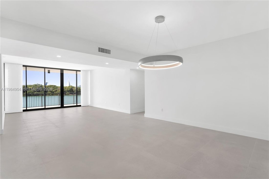 Condo in Miami, Florida, United States 5 - 17444737