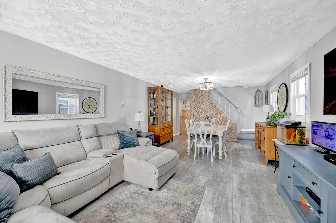 House in New York, New York, United States 4 - 17445611