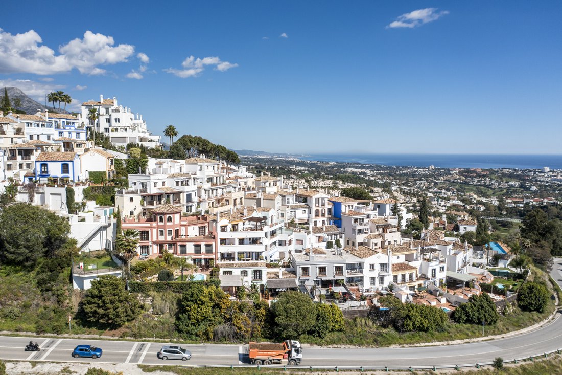 Townhouse in La Quinta, Benahavis, Andalusia 1 - 17443259