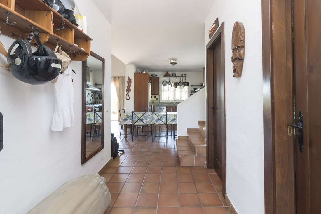 Villa in Estepona, Andalusia, Spain 5 - 17443053