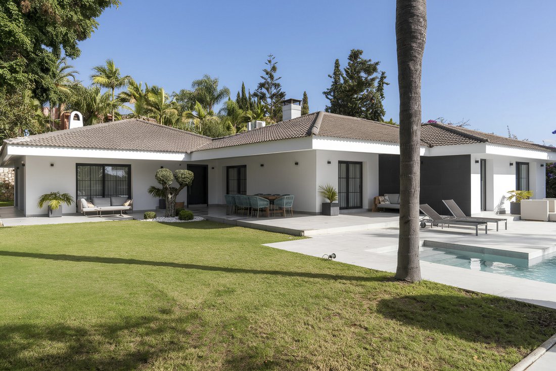 Villa in Elviria-Cabopino, Marbella, Spain 2 - 17443516