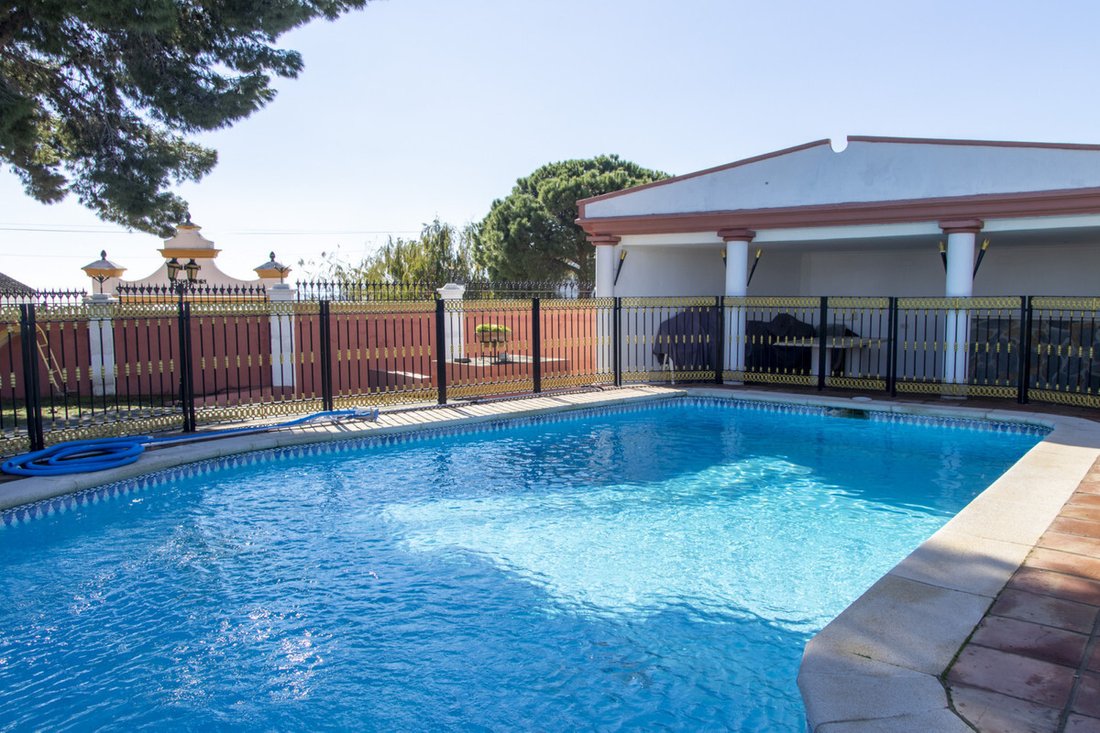 Villa in Estepona, Andalusia, Spain 2 - 17443742