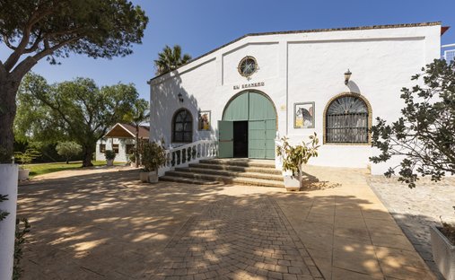 Finca in Chiclana de la Frontera, Andalusia, Spain 1