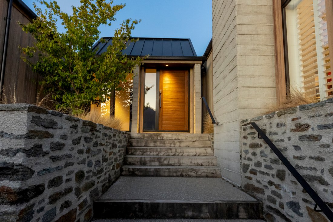 House in Queenstown, Otago, New Zealand 2 - 17446980