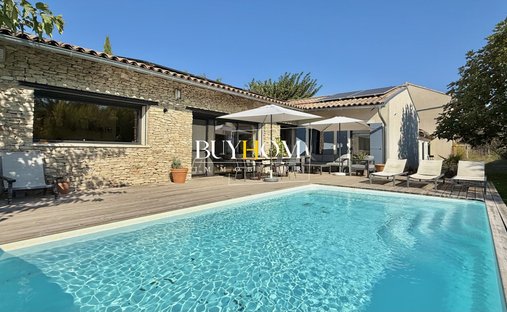 House in Nevons-route d'Apt, L'Isle-sur-la-Sorgue, France 1