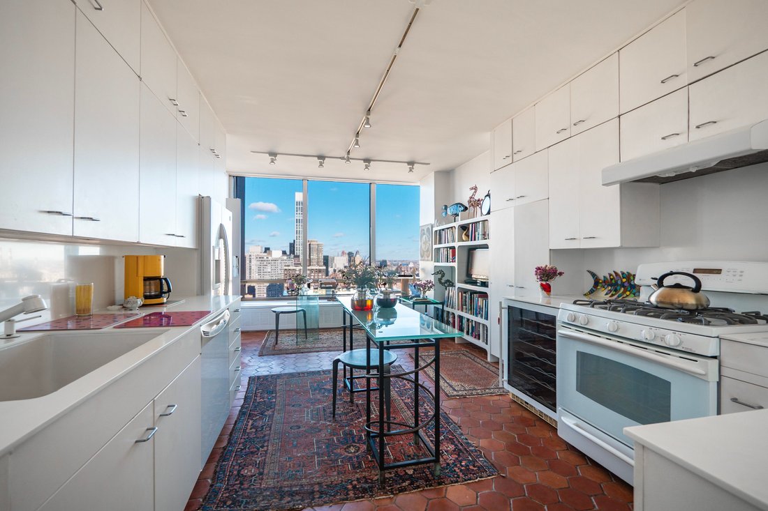 Co Op in New York, New York, United States 5 - 17447973