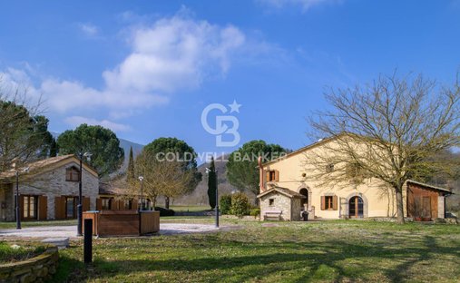 Casa di campagna a Fermignano, Marche, Italia 1