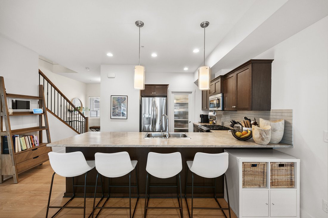 House in Kelowna, British Columbia, Canada 1 - 17448452