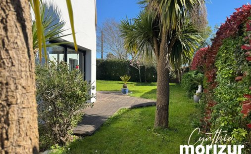 House in Kerguelen-Quehello Congard-Maison Rou, Larmor-Plage, France 1