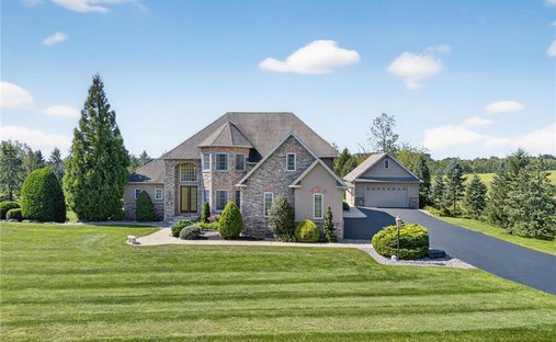 House in Schnecksville, Pennsylvania, United States 1