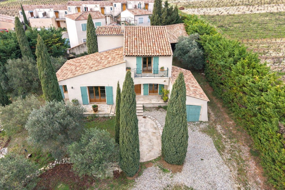 Villa in Tavel, Occitania, France 1 - 17016639