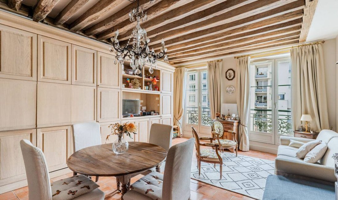 Apartment in Sainte Avoie, Paris 3e Arrondissement, Paris 1 - 17447797