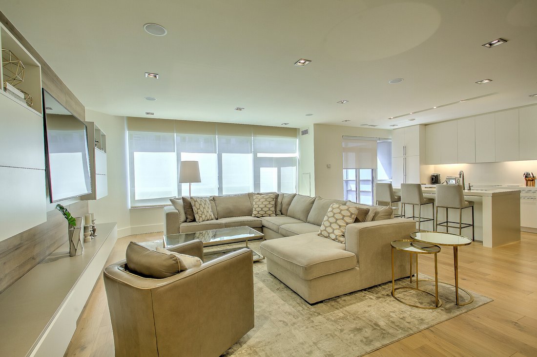 Condo in Toronto, Ontario, Canada 1 - 17447783