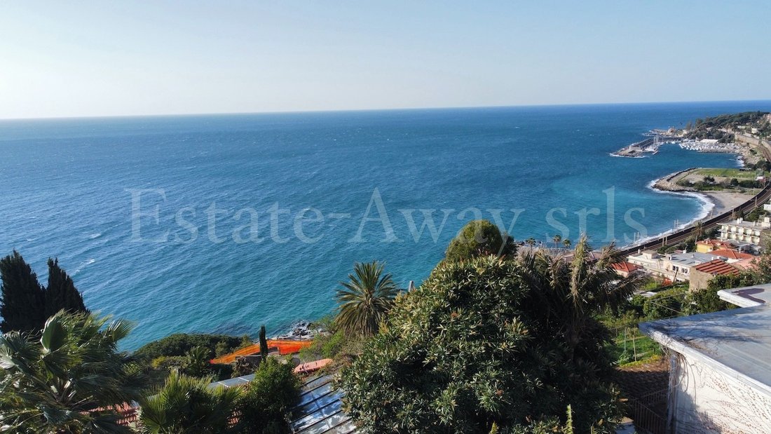 Villa in Bordighera, Liguria, Italy 2 - 17448483
