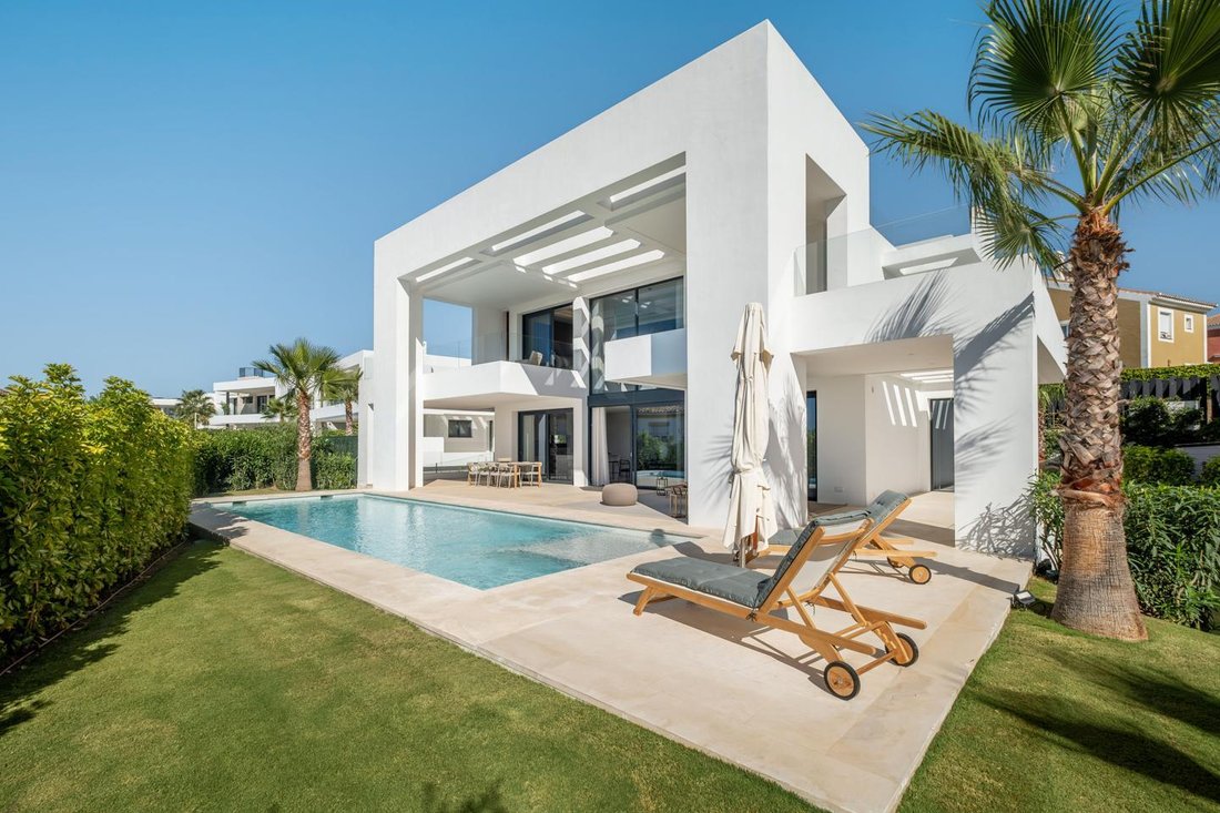 Villa in Estepona, Andalusia, Spain 1 - 17449097