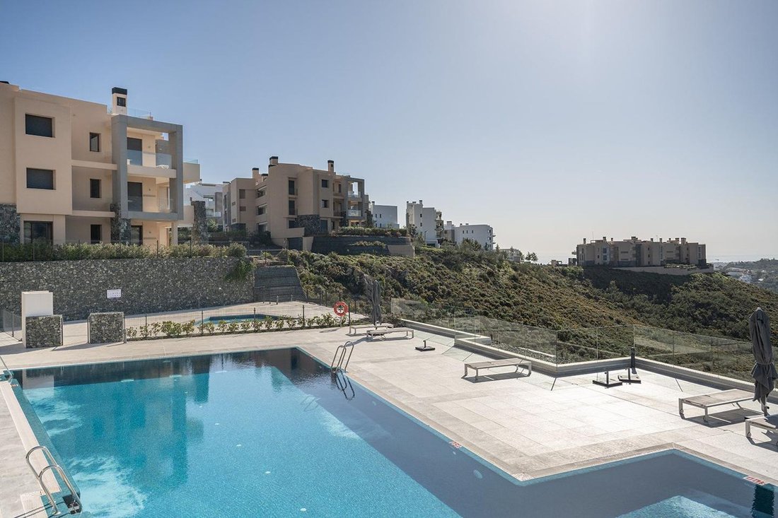 Apartment in Benahavis, Andalusia, Spain 4 - 17449093