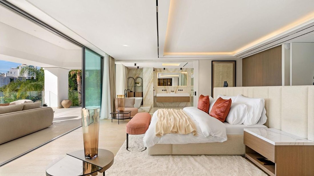 Villa in Benahavis, Andalusia, Spain 2 - 17449074