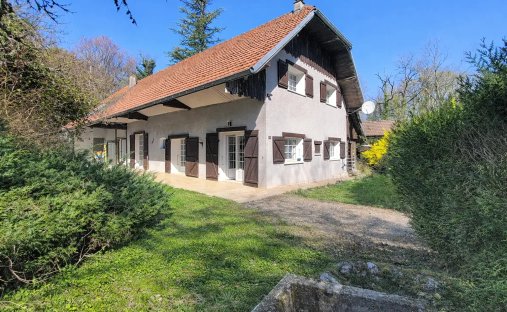 Estate in Cusy, Auvergne-Rhône-Alpes, France 1