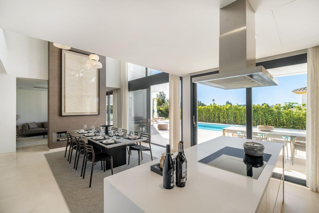 Villa in Estepona, Andalusia, Spain 5 - 17449097