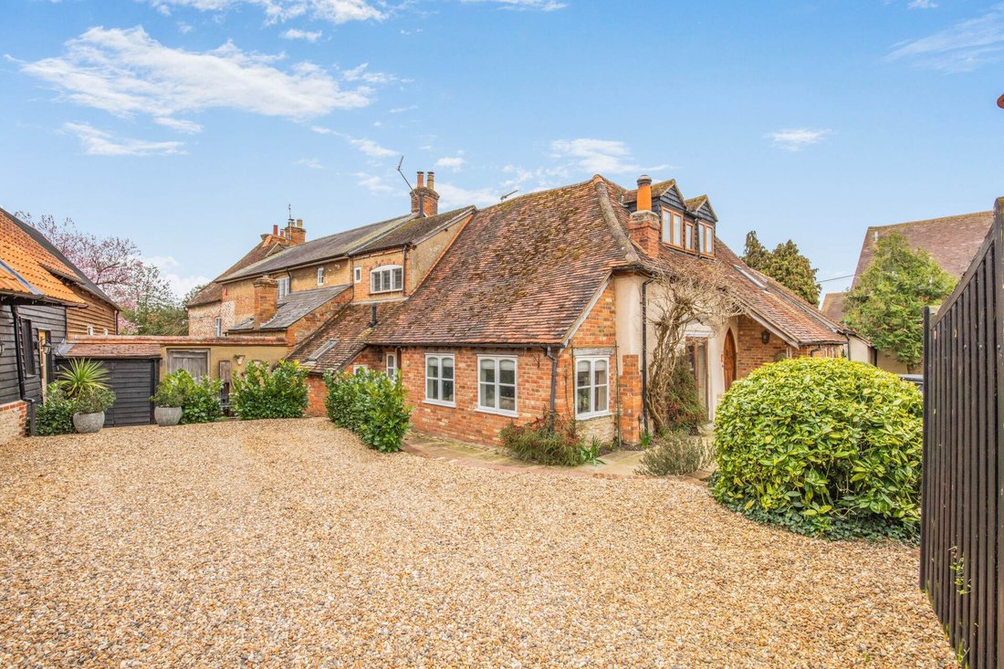 House in Haddenham, England 5 - 17449536
