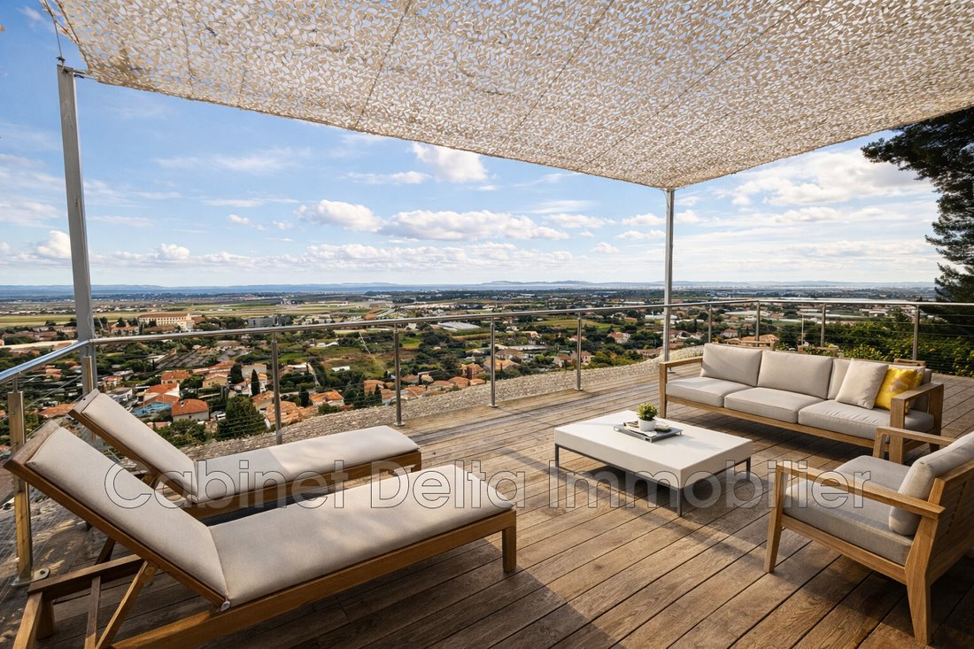 Villa in Hyeres, Provence-Alpes-Côte d'Azur, France 1 - 16714452
