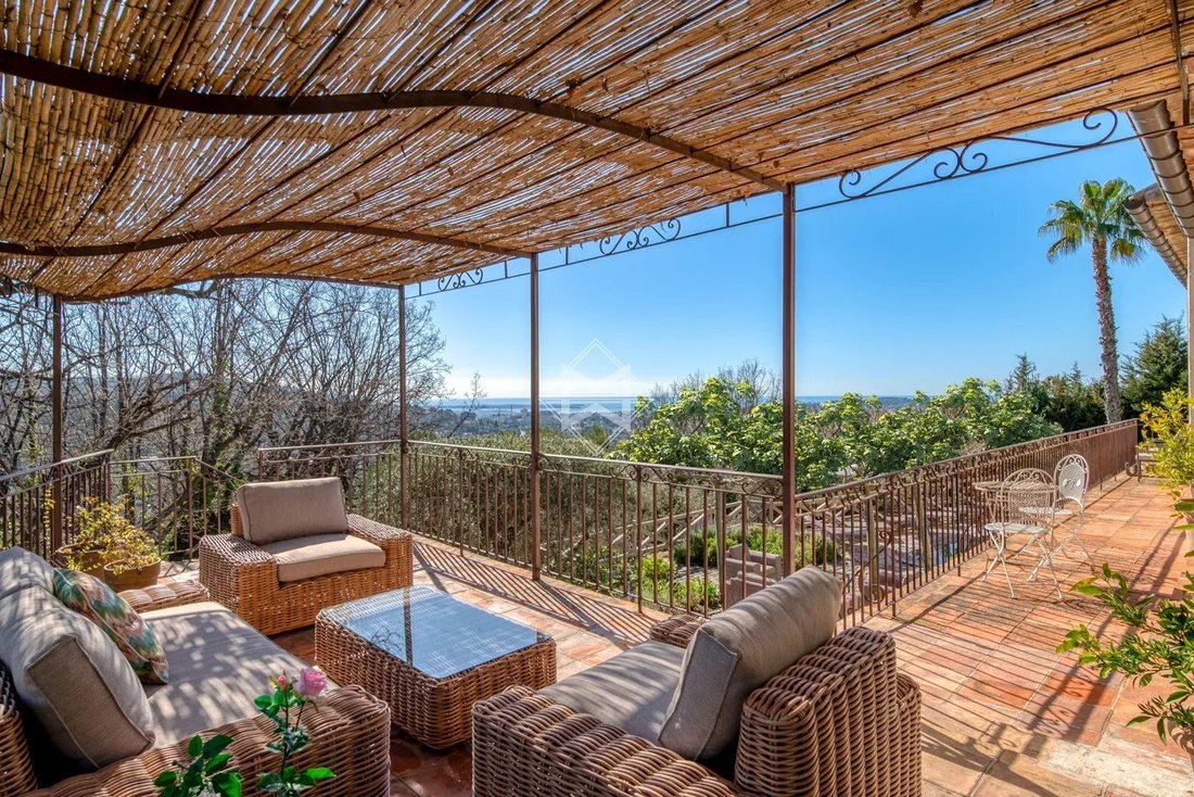 Villa in Mougins, Provence-Alpes-Côte d'Azur, France 2 - 17449477