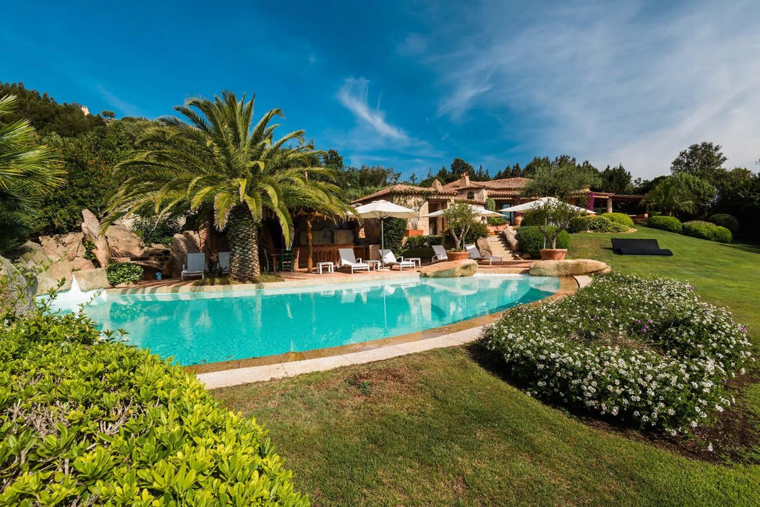 Villa in Marina di Porto Cervo, Porto Cervo, Italy 1 - 17449254