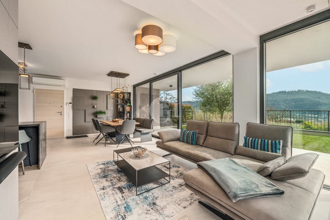 Apartment in Garda, Veneto, Italy 4 - 16055582