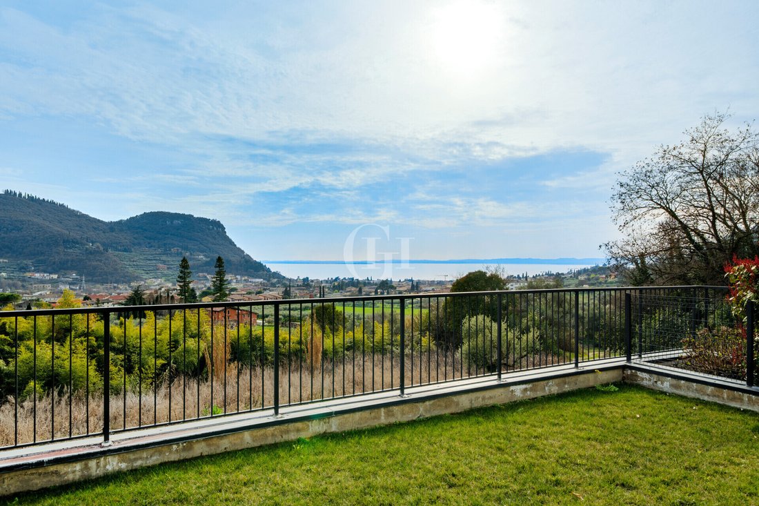 Apartment in Garda, Veneto, Italy 3 - 16055582