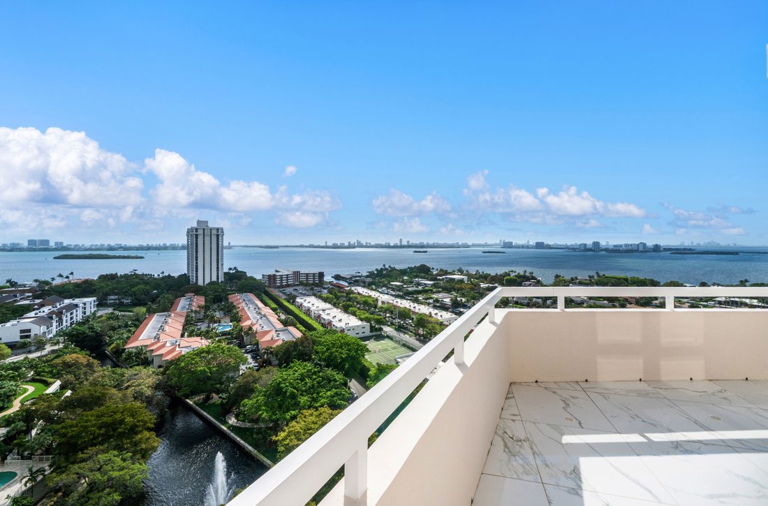 Condo in Miami, Florida, United States 4 - 17449413