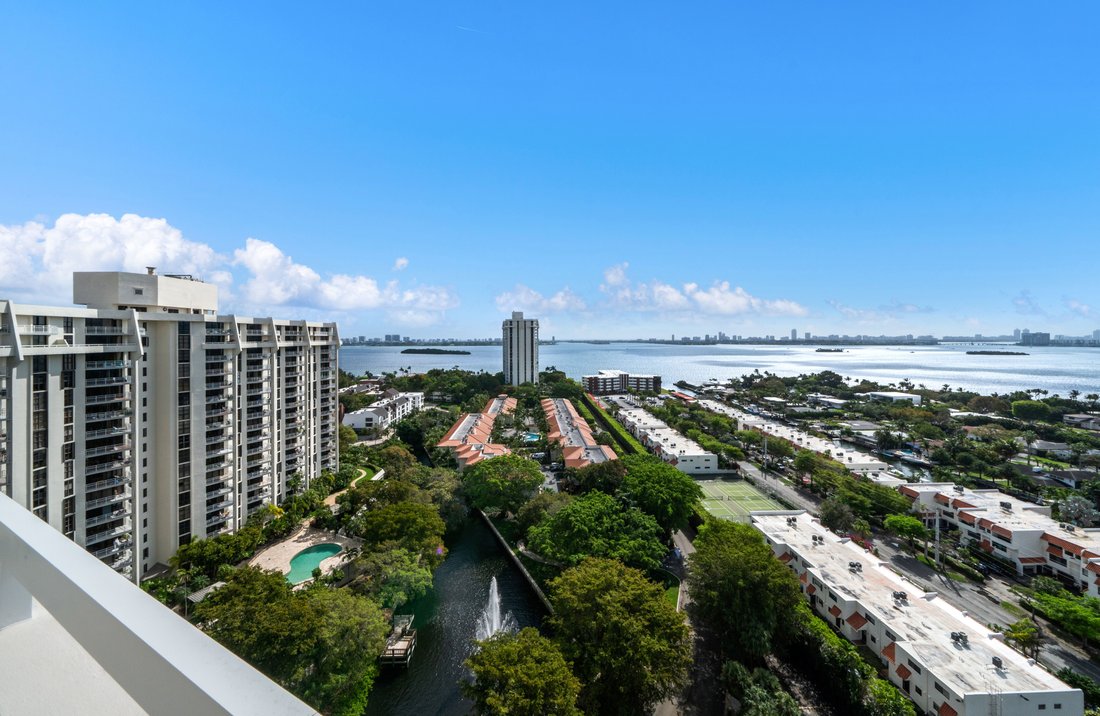 Condo in Miami, Florida, United States 3 - 17449413