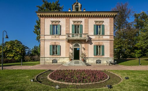 Villa in Como Borghi, Como, Lombardy 1