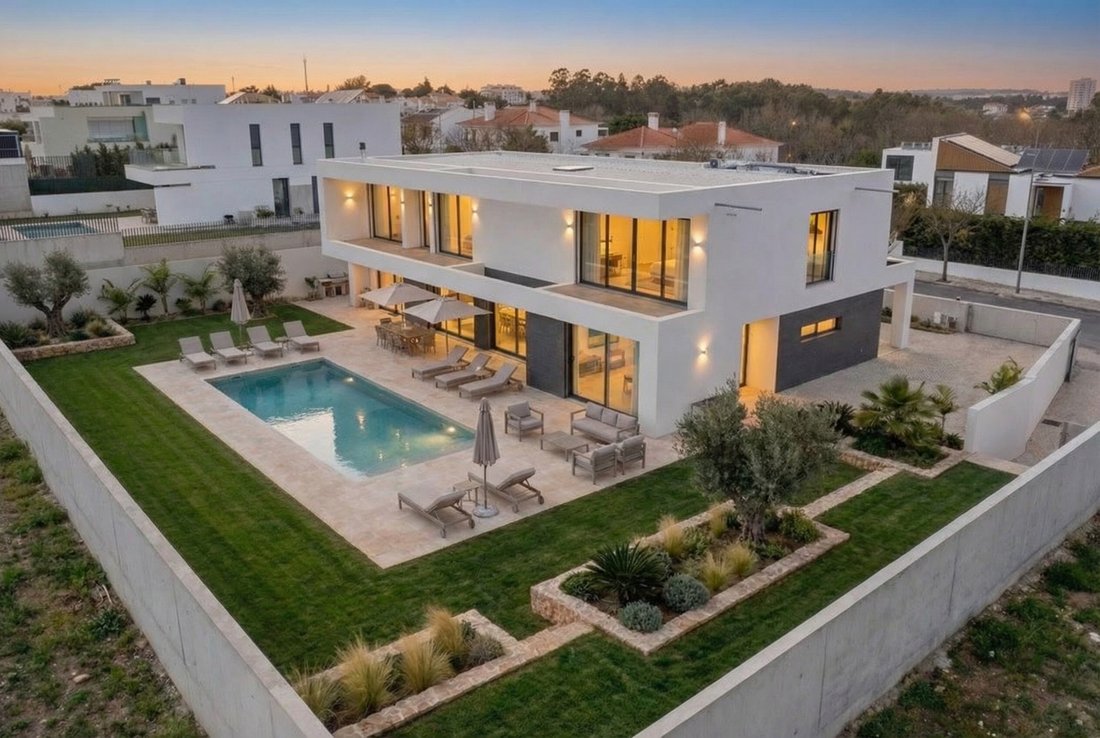 Villa in Barcarena, Lisbon, Portugal 2 - 17450039