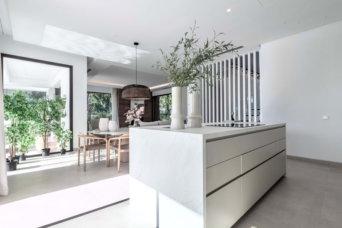 Villa in Marbella, Andalusia, Spain 5 - 17450044