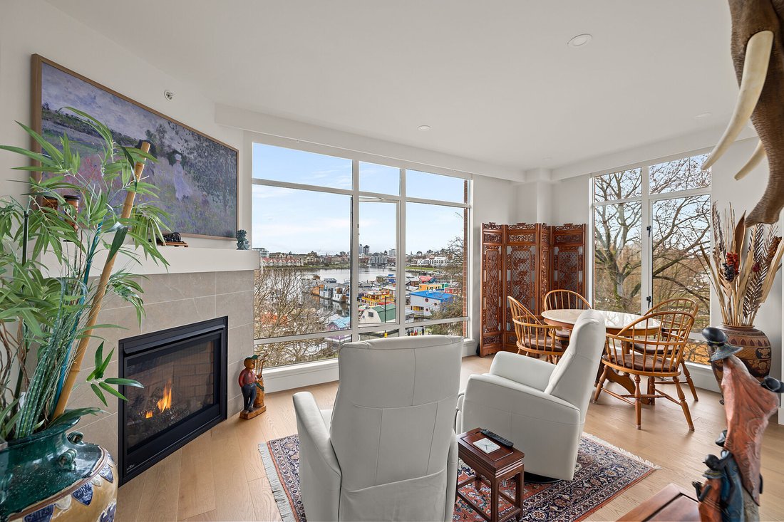 Condo in Victoria, British Columbia, Canada 2 - 17450232