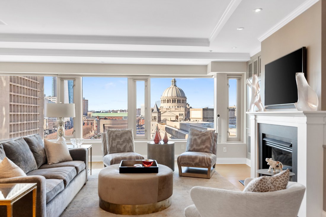 Condo in Boston, Massachusetts, United States 1 - 17450132