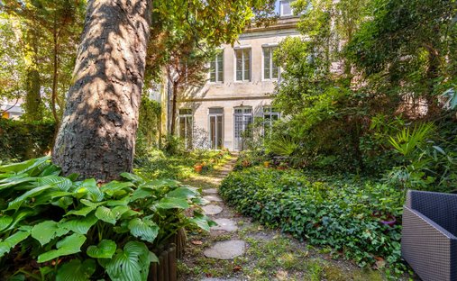 House in Hôtel de Ville-Quinconce-Saint Seurin-Fondaudège, Bordeaux, France 1