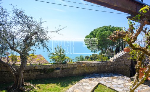 House in Montemarcello, Ameglia, Liguria 1