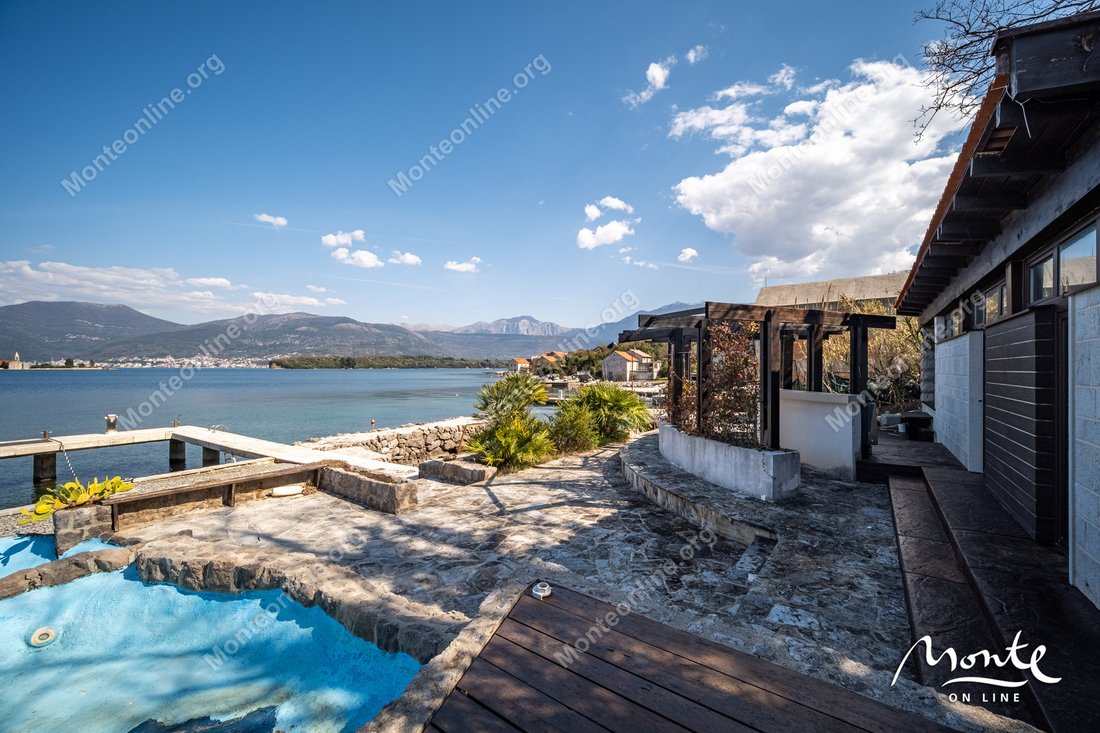 Villa in Krašići, Tivat Municipality, Montenegro 2 - 17461922