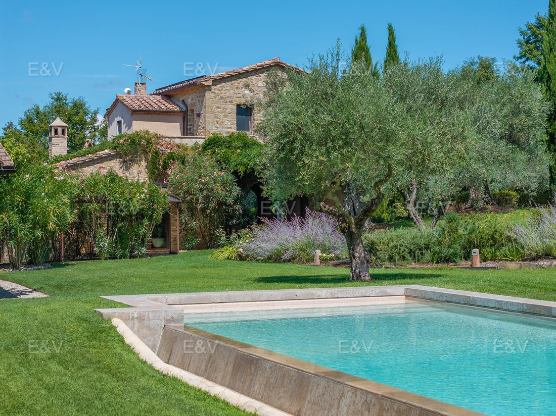 Villa in Piegaro, Umbria, Italy 1 - 17461338