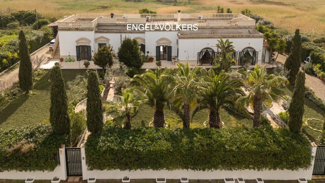 Villa in Manduria, Apulia, Italy 2 - 17456959
