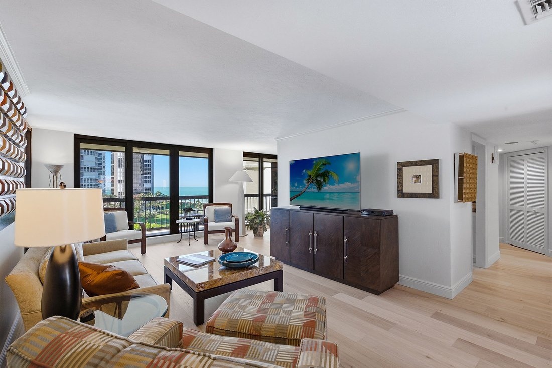 Condo in Naples, Florida, United States 2 - 17458552