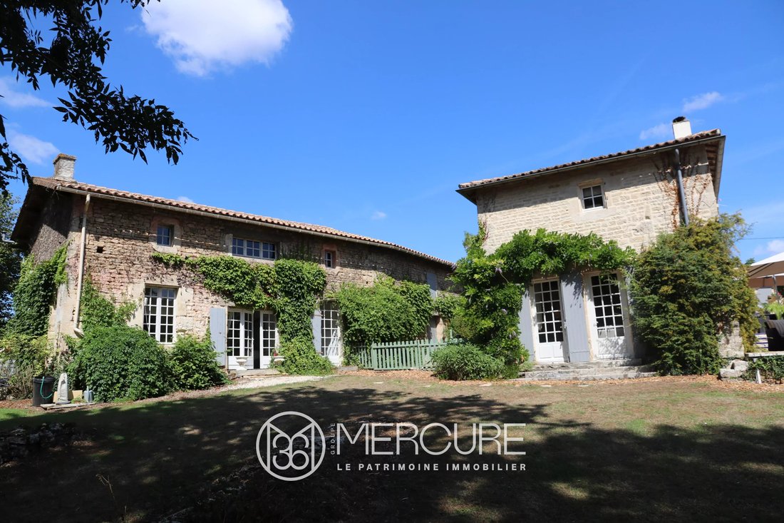 Estate in Melle, Nouvelle-Aquitaine, France 2 - 17450591