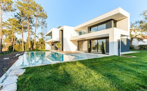 House in Quinta do Conde, Setubal, Portugal 1