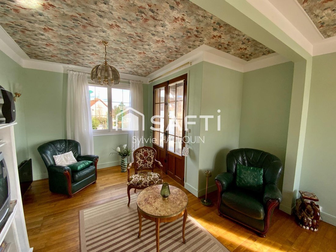 House in Les Essarts-le-Roi, Ile-de-France, France 2 - 17416603