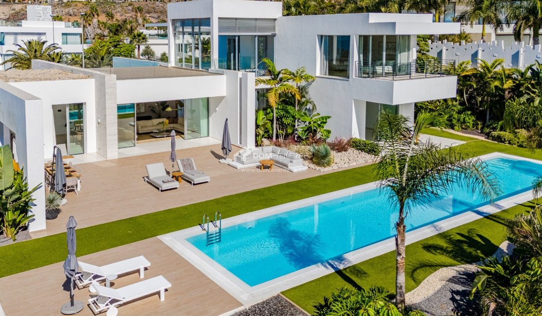 Villa in La Caleta, Adeje, Canary Islands 1 - 17451207